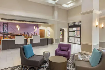 Photo 3 - La Quinta Inn & Suites by Wyndham Newark - Elkton