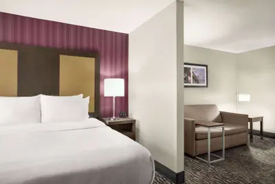 Photo 5 - La Quinta Inn & Suites by Wyndham Newark - Elkton