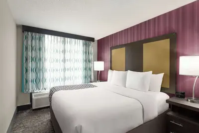 Photo 4 - La Quinta Inn & Suites by Wyndham Newark - Elkton