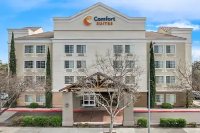 Photo 2 - Comfort Suites Clovis - Fresno