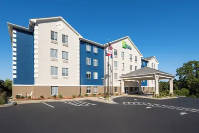 Photo 2 - Holiday Inn Express Charlotte West - Gastonia by IHG.