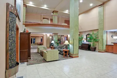 Photo 4 - Triple Play Resort Hotel & Suites