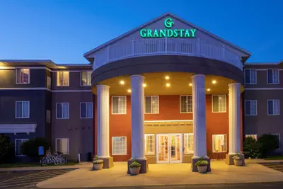 Photo 2 - GrandStay Hotel & Suites