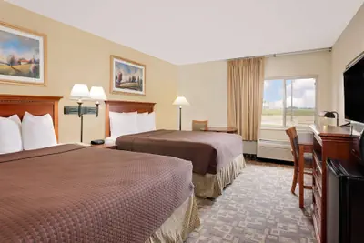 Photo 5 - Brookings Inn