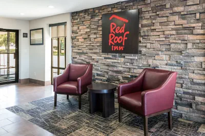 Photo 4 - Red Roof Inn Dandridge
