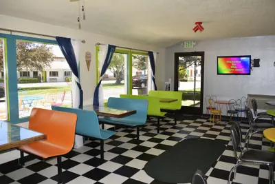 Photo 3 - Retro Inn at Mesa Verde