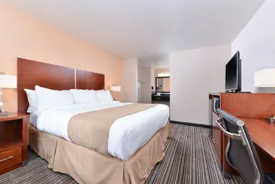 Photo 4 - Rodeway Inn
