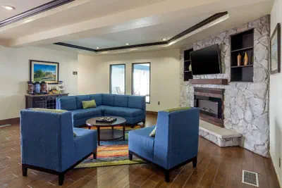 Photo 4 - Comfort Inn & Suites Sterling