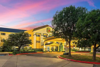 Photo 2 - Super 8 by Wyndham Lubbock West