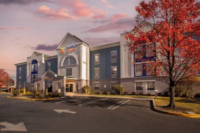 Photo 2 - Comfort Suites East Brunswick - South River