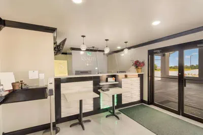 Photo 2 - Quality Inn Madisonville