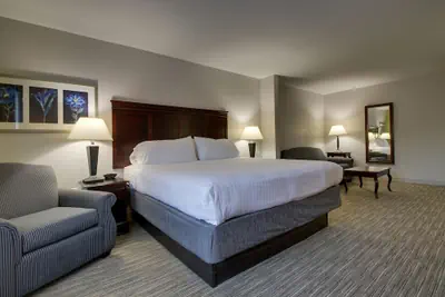 Photo 4 - Holiday Inn Express Hotel & Suites Middleboro Raynham by IHG
