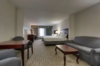 Photo 5 - Holiday Inn Express Hotel & Suites Middleboro Raynham by IHG