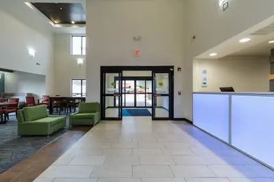 Photo 4 - Holiday Inn Express Hotel & Suites South Bend by IHG