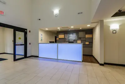 Photo 3 - Holiday Inn Express Hotel & Suites South Bend by IHG