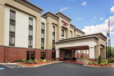 Photo 2 - Hampton Inn Atlanta Fairburn