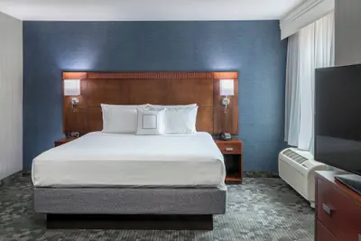 Photo 5 - Courtyard by Marriott West Orange