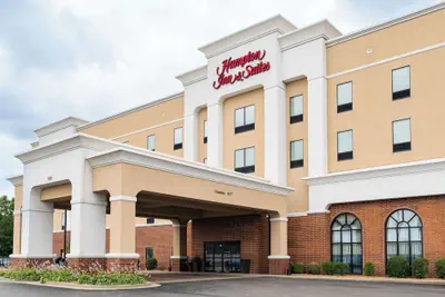 Photo 2 - Hampton Inn & Suites Effingham