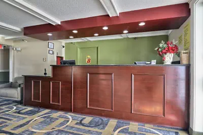 Photo 2 - Super 8 by Wyndham Bangor