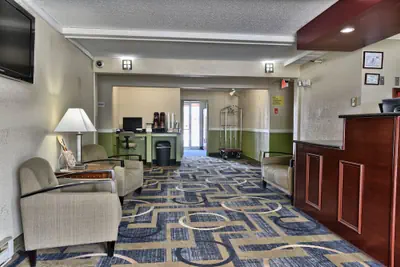 Photo 4 - Super 8 by Wyndham Bangor