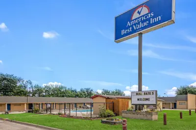 Photo 2 - Americas Best Value Inn Giddings