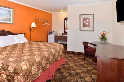 Photo 4 - Americas Best Value Inn & Suites Klamath Falls