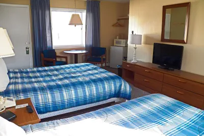 Photo 4 - Coast Village Inn & Cottages