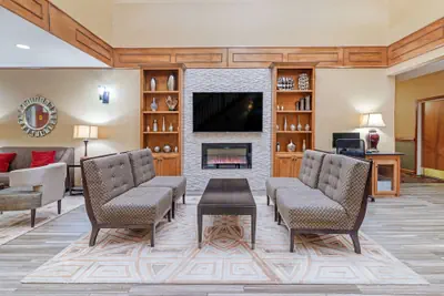 Photo 4 - Best Western Plus Bradbury Inn & Suites