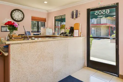 Photo 3 - Atascadero Inn