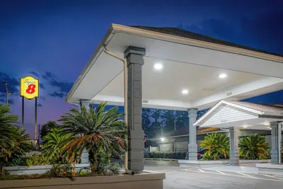 Photo 2 - Super 8 by Wyndham Hardeeville/Savannah North