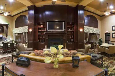 Photo 4 - Holiday Inn Express & Suites Bloomington by IHG