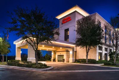 Photo 2 - Hampton Inn & Suites Schertz