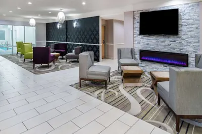 Photo 4 - La Quinta Inn & Suites by Wyndham Roswell