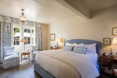 Photo 2 - L Auberge Carmel