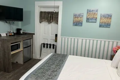 Photo 3 - Americas Best Value Inn & Suites Royal Carriage