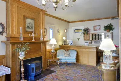 Photo 2 - Americas Best Value Inn & Suites Royal Carriage
