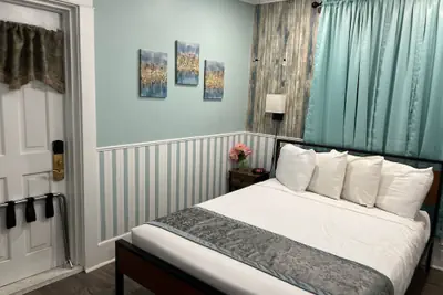 Photo 4 - Americas Best Value Inn & Suites Royal Carriage