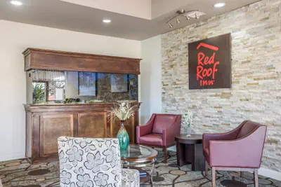Photo 5 - Red Roof Inn Savannah - Richmond Hill/ I-95