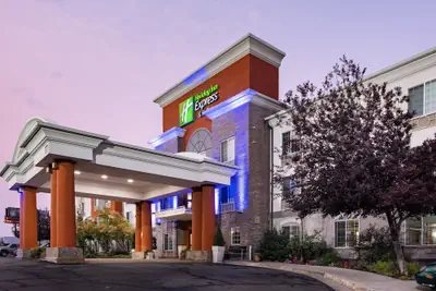 Photo 2 - Holiday Inn Express Evanston by IHG
