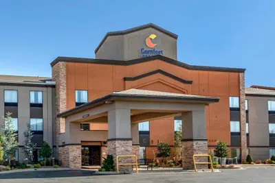 Photo 2 - Comfort Inn & Suites Pauls Valley - City Lake
