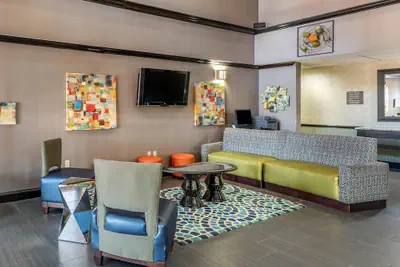 Photo 4 - Comfort Inn & Suites Pauls Valley - City Lake