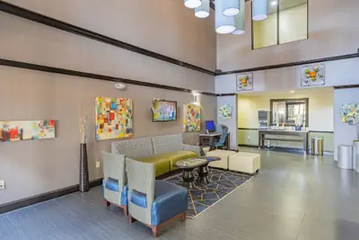 Photo 2 - Comfort Inn & Suites Pauls Valley - City Lake