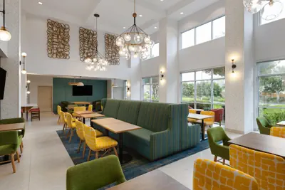 Photo 3 - Hampton Inn & Suites Sacramento-Airport-Natomas