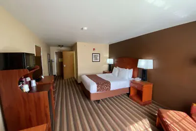 Photo 2 - Best Western Manhattan Inn