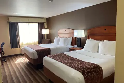 Photo 5 - Best Western Manhattan Inn