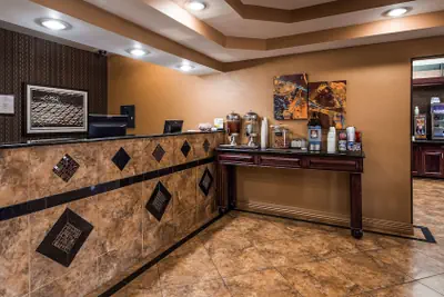 Photo 4 - Best Western Manhattan Inn