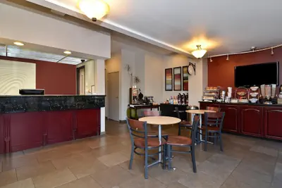 Photo 3 - Clackamas Inn & Suites