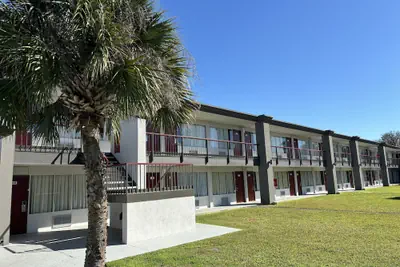 Photo 2 - Red Roof Inn Wildwood, FL - The Villages