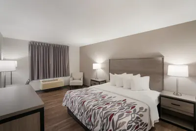 Photo 2 - Red Roof Inn & Suites Carrollton, GA–West Georgia