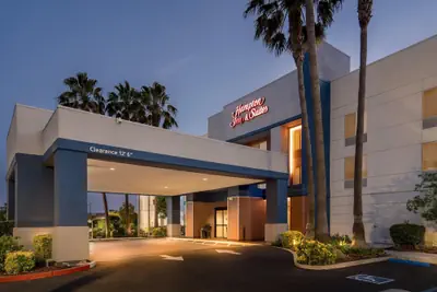Photo 2 - Hampton Inn & Suites Lathrop